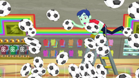 Rainbow Dash's boss sees balls flying everywhere SS14