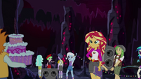 Sunset Shimmer organizing the Gala preparations EG4