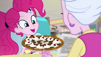 Pinkie offers complimentary whole pie EGDS39