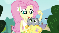 Kitty pops out of Fluttershy's backpack EG3