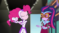 Pinkie Pie puts the tub of pudding in her hair EGS2