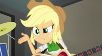 Applejack saying something EG2