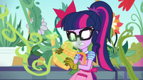 Twilight Sparkle fights plants over the water EGDS8