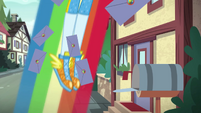 Rainbow Dash zooms back into the sky EG4