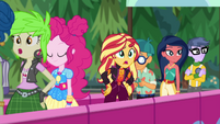 Sunset sees AJ and Rarity's line moving EGSBP