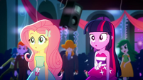 Fluttershy and Twilight watch their friends dance SS3