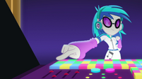 DJ Pon-3 choosing a crowd member CYOE12