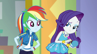 Rarity about to put makeup on Rainbow Dash EGDS2