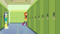 Sunset Shimmer walking down the hallway EG