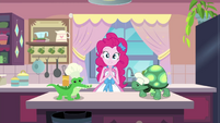 Pinkie Pie starting her cooking show EGDS30