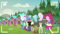 Pinkie Pie presents the bathroom line EGDS47