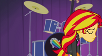 Sunset Shimmer shuffles off stage in shame EG2