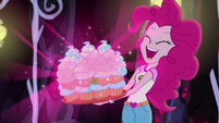 Pinkie Pie's sprinkled cupcakes start to glow EG4