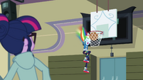 Rainbow Dash does a slam dunk CYOE4b