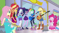 Twilight and Rainbooms playing their instruments EGDS2