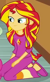 Piżama Sunset Shimmer m.in. podczas piżamowej imprezki u Pinkie Pie