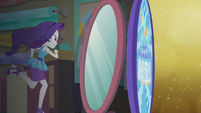 Rarity running toward the mirror EGDS27