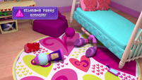 Pinkie searches for something under her bed EGM1