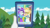 Rarity and AJ using a heart face filter EGDS44