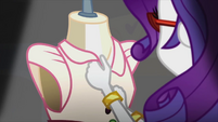 Rarity finishes another dress EG2