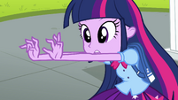 Twilight wiggling her fingers EG