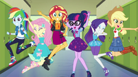 Equestria Girls' successful midair freeze frame EGDS51