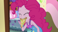 Pinkie leaves for the pizza party EG2