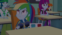 Rainbow Dash looking at the clock EGDS22