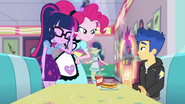 EG BT24 Pinkie Pie powraca z Twilight Sparkle