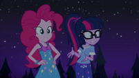 Twilight gestures blatantly at Pinkie EGSBP