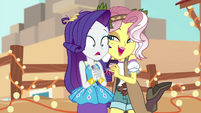 Vignette Valencia ruffles Rarity's hair EGROF