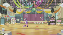 Twilight and Spike enter the gym EG