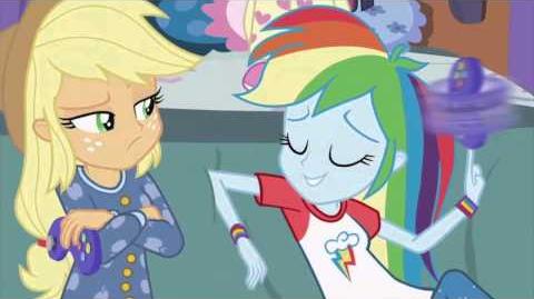 MLP Equestria Girls Rainbow Rocks - Kim jest Rainbow Dash?