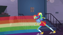 Rainbow Dash speeds to museum back doors EGDS11