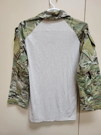 Crye Combat Shirt Army Custom Back.jpg (246 KB) Back view. Note the elbow pad pocket which is now made of the same ripstop fabric as the sleeves.