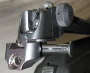Dismounting the rear attachment mechanism