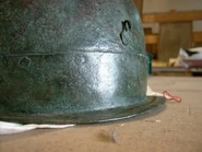 Dsci00223424539ko9.jpg (77 KB) Closeup of the neckguard of an authentic Roman Imperial Italic A helmet