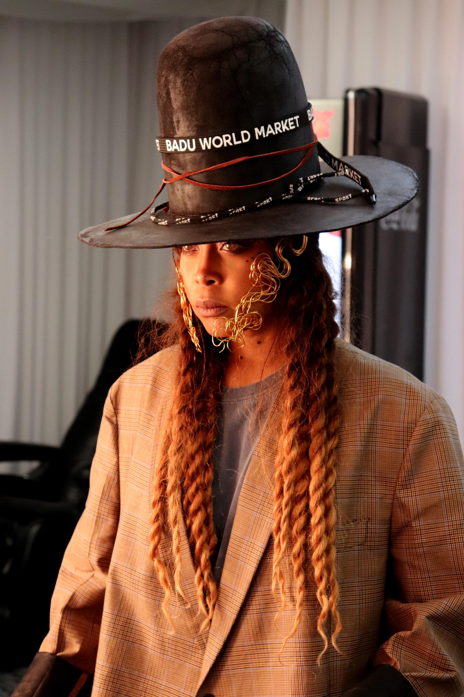 洋楽 Erykah Badu featuring Common /Everything badu-promo.jpg
