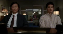 Mike le pide a su padre que lo deje quedarse en el coro