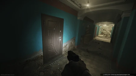 La porte de l'appartement du gardien