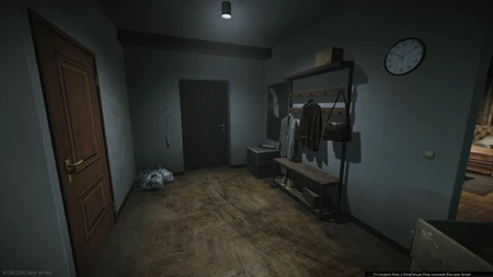 Входная зона. Серую дверь можно выбить что даст доступ на лестницу в 48 доме