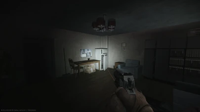 Холодильник в котором лежит контейнер