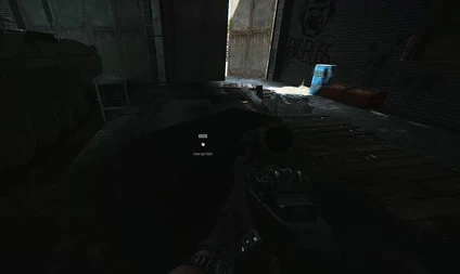 Batterie à l'intérieur du bâtiment cavalier