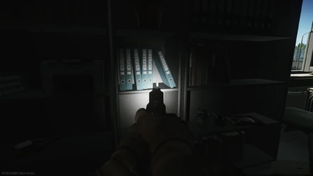 Clé USB dans l'étagère