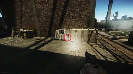 La peinture peut être située entre la Caisse de fournitures médicales et certains matériaux de construction.