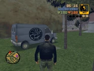Tienes que subir a esa camioneta.