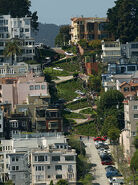 Lombard St. calle a la que parodia Windy Windy Windy Windy Street.