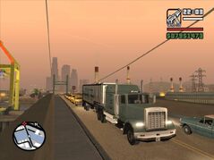 Un Linerruner con remolque en Grand Theft Auto: San Andreas