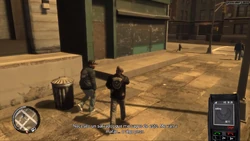 Una aterrada Ashley hablando con 