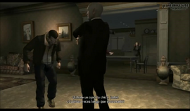 Sergei vigilando a Niko.